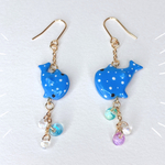 ジンベエザメのピアス/イヤリング(水色)