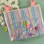 ☆ゆめかわシャカシャカ移動ポケット　ストライプ星スマイル