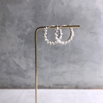 " wreathe " vintage white  / 14kgf   白いお花のリースピアス