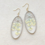 オーガンジー刺繍　かすみ草（イエロー）のピアス/イヤリング