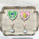 レトロ猫と犬のハートピアス　イヤリング　昭和レトロ　レトロ　デットストック　ボタン　アンティーク風　デッドストックパーツ　猫　犬