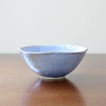 白荒土と流れるブルーの釉薬 輪花鉢 ＊ １