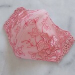 53.大人ピンクの上品刺繍のマスク