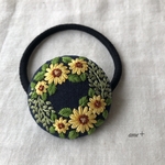 向日葵リース 刺繍ヘアゴム/ブローチへ変更可能