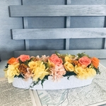 ピーチカラーローズが綺麗なビタミンカラーAbel(アベル）　プリザーブドフラワー　開店祝い　送別祝い　結婚祝い　黄色　オレンジ　新築祝い　退職祝い　送別祝い　お誕生日　母の日　お誕生日