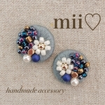 ビーズ刺繍ピアス／イヤリング　