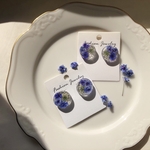 青い花束モチーフ　ピアス