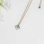 ターコイズとしかくのネックレス