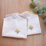 【手刺繍のマスクケース (b.ミモザ × yellow/beige)】