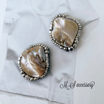 天然シェル＊刺繍デザインピアス