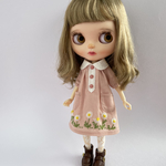 blythe outfit カモミール刺繍ワンピース(ピンク)