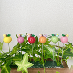 ハンドメイド  ガーデンピック　リンゴに乗った小鳥さん　多肉植物　園芸　カラフル