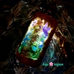 海底洞窟(海中柱クジラバージョン)LEDホワイトライト付きキーホルダー《紫外線で色が変わるイルカチャーム》