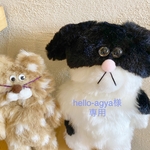 白黒わんちゃんと、小鹿柄猫さん