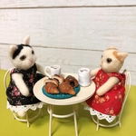 羊毛フェルト 猫ちゃんのお食事会