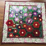 パッチワークのお花のタペストリー