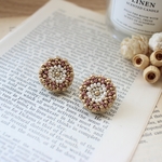 ビーズ刺繍＊ゴールド×スモーキーピンクお花ピアス⌘