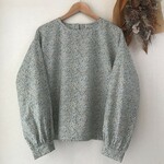 ＊オーダー品＊aliceinwond様専用　リバティ　ブラウス(2着)　パフ袖　エミリアズフラワーズ、フェリシテ