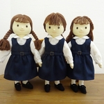 ＊hiro926様専用＊ 手作り 布製 人形 着せ替え人形  白 ブラウス 紺 ジャンパースカート  女の子 28cmサイズ ３人セット 