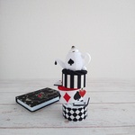 不思議の国のカップケーキタワー（本付き）☆オブジェ【002-C】