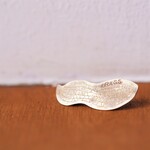 再販   落花生　ちびブローチ　受注制作