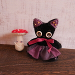 himawariさま専用ページ．魔女の猫（ベニテングダケ付き）