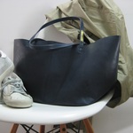 Mサイズ navy　本革製  トートバッグ