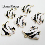 【D-0388】8pcs　熱帯魚　24×20mm　ブラック　チャーム