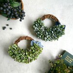 ＊shabby&cute＊紫陽花のミニリース/約15㎝×17㎝/玄関リース・ドアリースにもピッタリなアーティフィシャルフラワーのリース /プチギフトにも☆ 