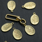 バラ模様の楕円プレートチャーム　ゴールド　4個　メタルパーツ　花