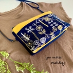 お花刺繍ポケット(ネイビー)  帆布Wファスナーのショルダーバッグ 