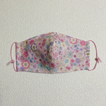ピンクの花畑の立体マスク