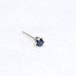 ブルーサファイア ダイヤモンドカットの一粒ピアス 2mm 【宝石質AAA】片耳〔一点もの〕