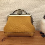 【n様ご予約品】ちいさなちいさな革のカバンみたいな小銭入れ（くたくたきつね色レザー）
