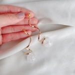 泡玉のクネクネイヤリング/ピアス