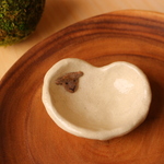 ふっくらハートのひつじ豆豆皿（アイボリー）