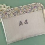 リバティビニコ　A4大きく開く連絡袋　ベッツィ