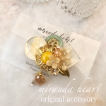 パステルイエローのフラワーポニーフック 沢山のお花を散りばめた春夏ヘアアクセサリー
