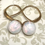 京都オパールのシンプルフックピアス（ホワイト）