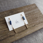 lapis lazuli×gold bar earring/pierce