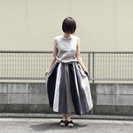 モノトーンのリネンのスカート　受注制作
