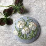 刺繍ブローチ　ネギ坊主
