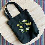 サークルフラワー手刺繍のトートバッグ 