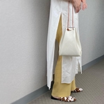 ■ mountain écru bag レザー巾着バック■