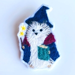魔法使いハリネズミの刺繍ブローチ