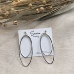 シンプルシルバーの2連ピアス／イヤリング