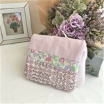 大人乙女のちょっとおめかしlibertypatch*8重ガーゼハンカチ*liberty flower*スリーピングローズ*ベッツィビーチ*くすみピンク*優しい色合い*ポケットサイズ