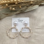 パール×フラワーリングピアス／イヤリング