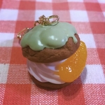 ホイップたっぷり❤️つやつやみかん抹茶チョコがけチョコシュークリームキーホルダー