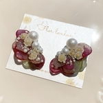 ひらり花びらのパールピアス／イヤリング①